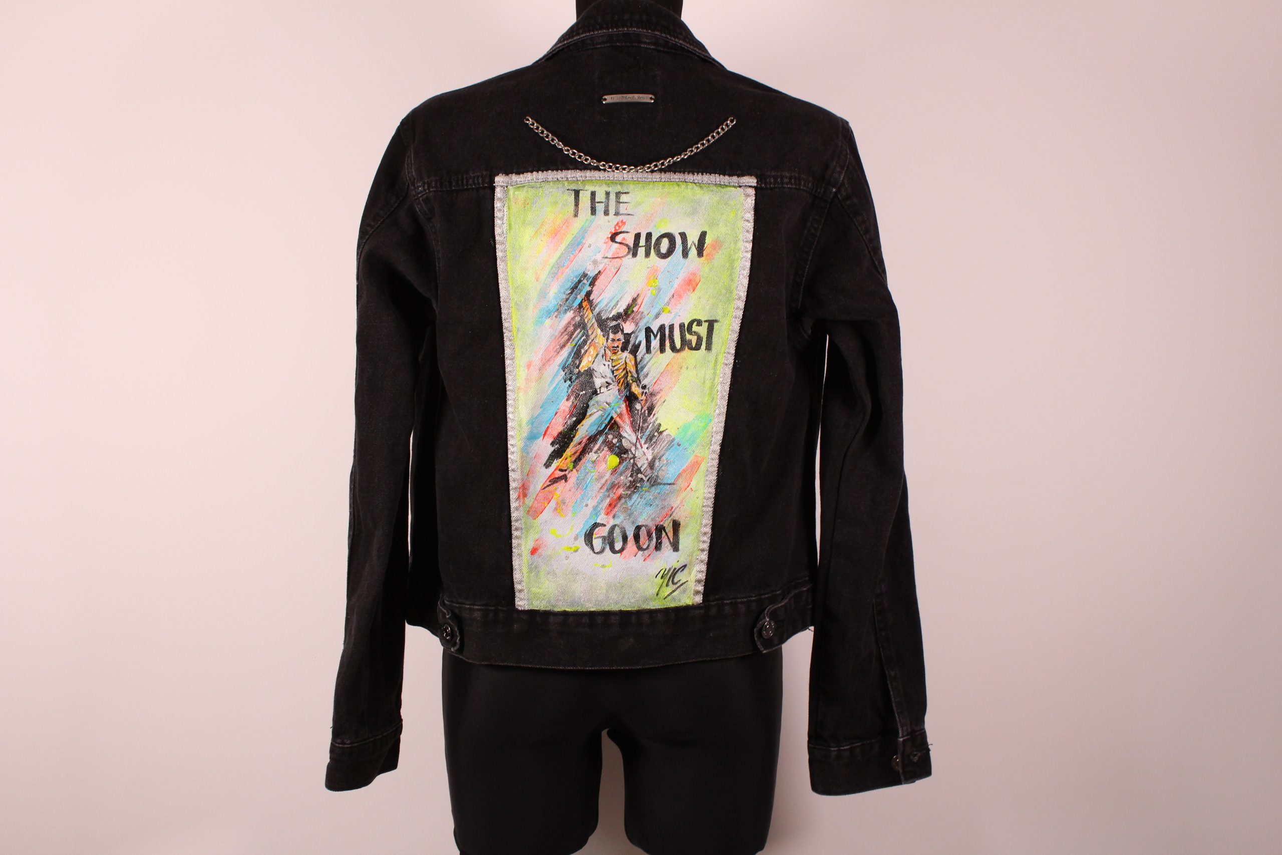 The Show Must Go On - size 36